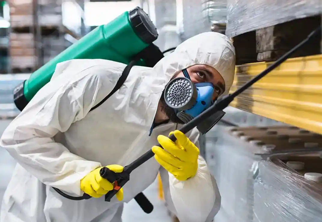 Aplus emergency pest control technician on call